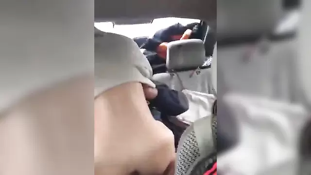 Порно в машине с буряткой